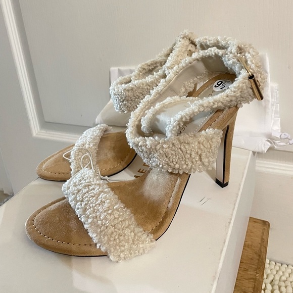 GOOD AMERICAN Faux Shearling Ankle Strap Sandals - Picture 3 of 15